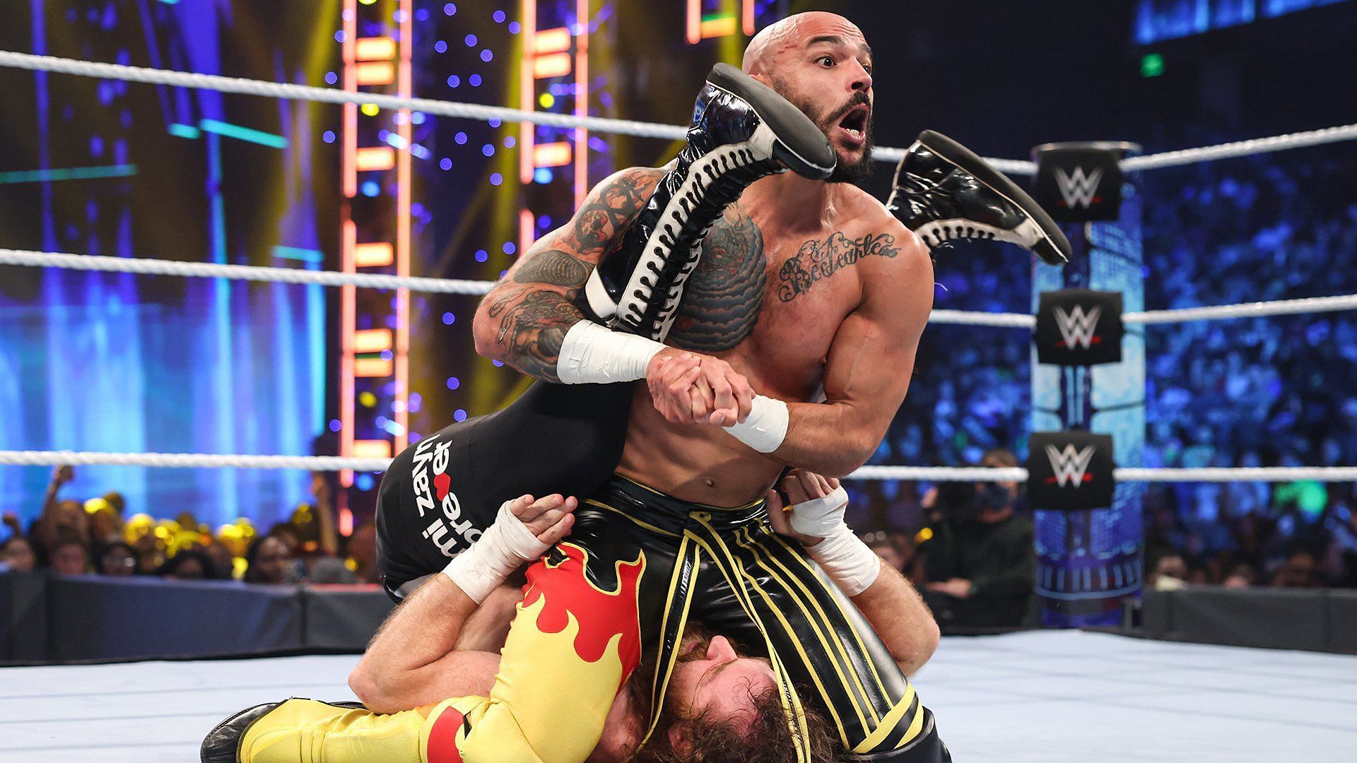 Sami Zayn and Ricochet competing on Smackdown/Credit WWE